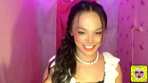 Snapshot of ursexy_debra chatting on 05.12.26 TYRA online show from 05.12.26