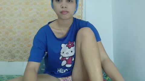 Snapshot of ursexy_pinay_skinny chatting on 09.18.25 im jenny online show from 09.18.25