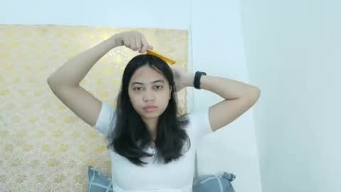 Snapshot of ursexy_pinay_skinny chatting on 09.26.25 im jenny online show from 09.26.25