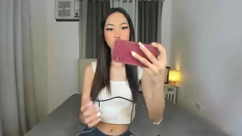 Snapshot of urslutgwen69 chatting on 12.22.24 urslutgwen69 online show from 12.22.24