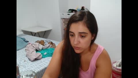 ursumi1 online show from 10.16.25