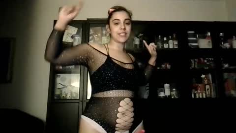 ursumi1 online show from 11.05.25