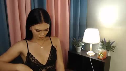 JUST CALL ME GWENNY online show from 09.30.25