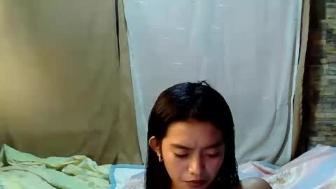 Snapshot of urtinypinay chatting on 10.11.25 urtinypinay online show from 10.11.25