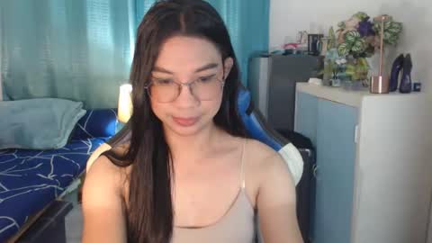 Ashley Kate Mateo Gray online show from 10.05.25