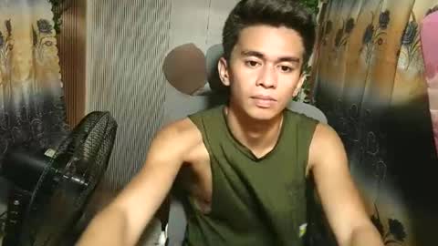 Snapshot of urwild_fuckerxx chatting on 05.15.26 urwild_fuckerxx online show from 05.15.26