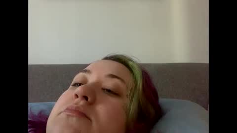 Snapshot of usefulhole chatting on 09.14.25 usefulhole online show from 09.14.25