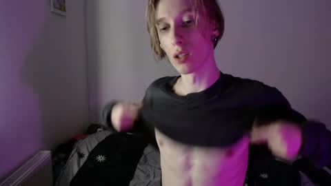 Snapshot of usuck364662 chatting on 12.12.24 Excuse me online show from 12.12.24