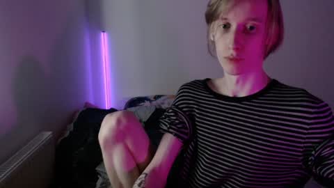 Snapshot of usuck364662 chatting on 01.10.25 Excuse me online show from 01.10.25