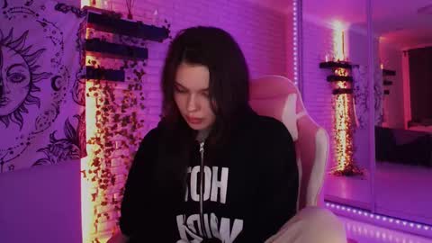 Snapshot of uwu_eva chatting on 12.08.24 Eva online show from 12.08.24