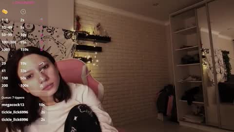 Snapshot of uwu_eva chatting on 01.03.25 Eva online show from 01.03.25