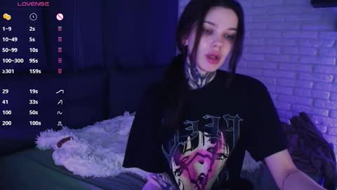 Snapshot of uwu_eva chatting on 01.19.25 Eva online show from 01.19.25