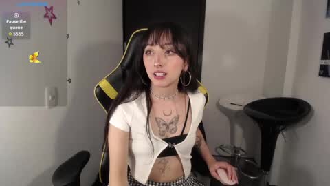 Snapshot of v1cky_ chatting on 10.12.25 v1cky_ online show from 10.12.25