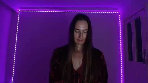 Snapshot of va_len_sea_ya chatting on 10.13.25 Valensiya online show from 10.13.25