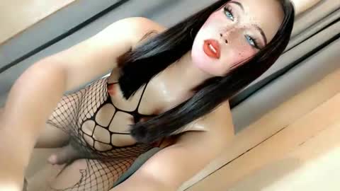 Snapshot of vae_sha chatting on 09.10.25 JESS - DONT FORGET TO FOLLOW ME AND GIVE ME THUMBS UP online show from 09.10.25