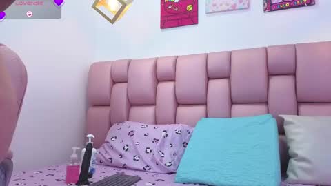 Snapshot of vagaro_ chatting on 05.27.26 Vagaro online show from 05.27.26