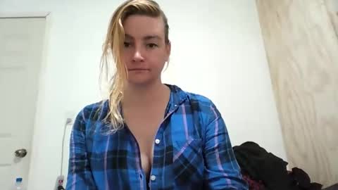 Snapshot of vagimosa chatting on 10.11.25 vagimosa online show from 10.11.25