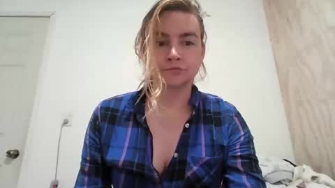 Snapshot of vagimosa chatting on 10.25.25 vagimosa online show from 10.25.25