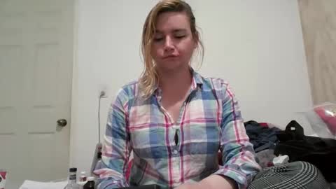 Snapshot of vagimosa chatting on 11.01.25 vagimosa online show from 11.01.25