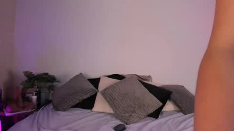 Snapshot of vainilla_whisper chatting on 10.29.25 Vainilla online show from 10.29.25