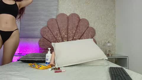 Vaiolet colls online show from 02.05.26