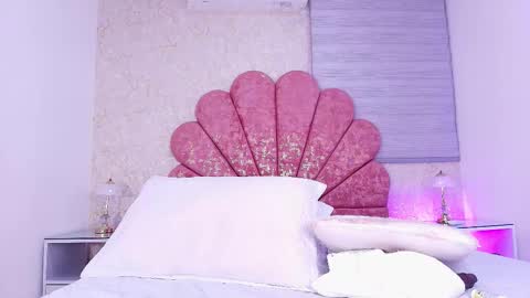 Vaiolet colls online show from 02.18.26