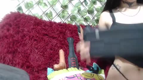 Snapshot of vaiolet_miss chatting on 10.28.25 vaiolet online show from 10.28.25