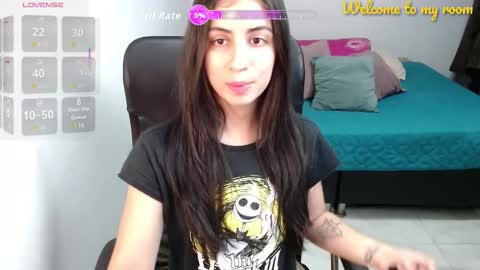 Snapshot of val_angelll chatting on 12.22.25 valentina online show from 12.22.25