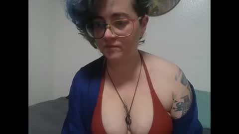 valarieak online show from 10.19.25