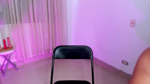 Snapshot of vale_kross chatting on 02.05.26 HI IM NEW online show from 02.05.26