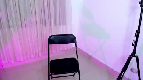 HI IM NEW online show from 04.08.26