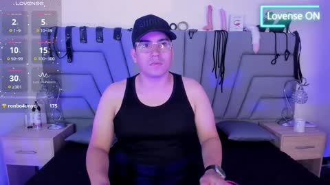 Snapshot of vale_n_matt chatting on 10.01.25 Samantha y Matt online show from 10.01.25