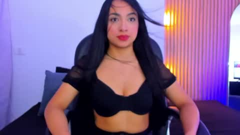 Snapshot of valee_gomezz1 chatting on 07.19.26 Vale online show from 07.19.26