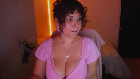 valen_smile_ online show from 12.23.24