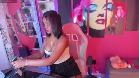 Valen  online show from 02.20.25