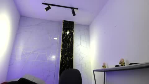 VALENTIN  online show from 04.22.26