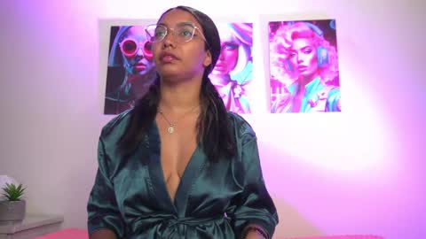 Snapshot of valentina_king18 chatting on 09.29.25 VALENTINA online show from 09.29.25