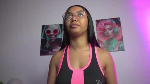 Snapshot of valentina_king18 chatting on 10.14.25 VALENTINA online show from 10.14.25