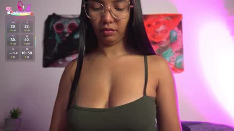 Snapshot of valentina_king18 chatting on 10.25.25 VALENTINA online show from 10.25.25