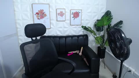 Valentina  online show from 02.12.25