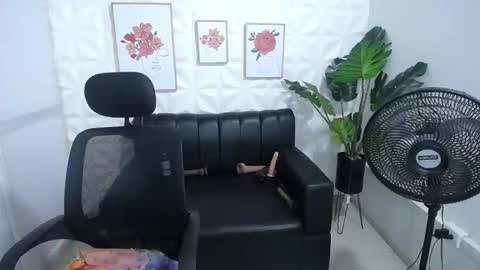 Valentina  online show from 02.13.25