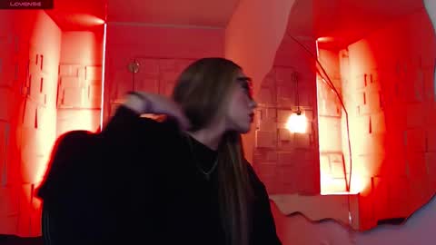 Snapshot of valentina_red18 chatting on 11.12.25 Valentina online show from 11.12.25