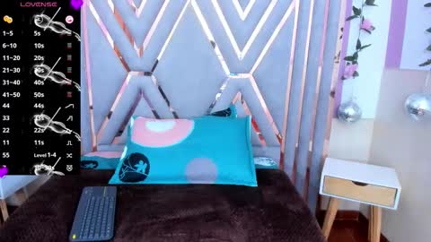 VALENTINA online show from 10.01.25