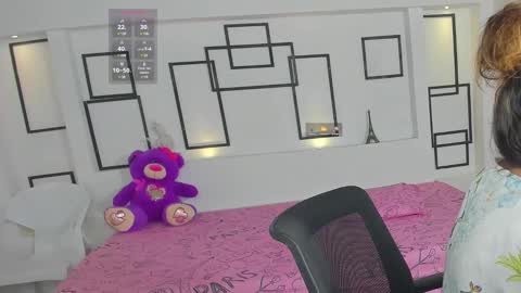 valentinamontoya online show from 01.14.25