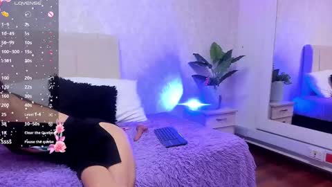 Snapshot of valentinarivers chatting on 04.27.26 valentinarivers online show from 04.27.26