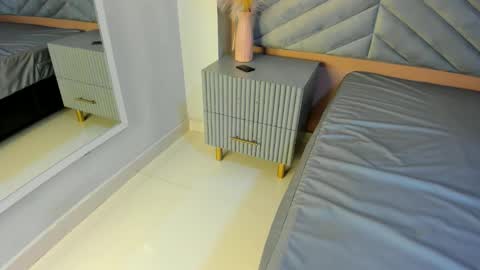 Mia  online show from 02.14.26