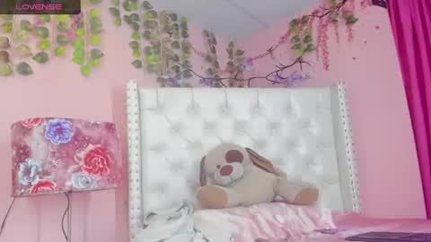 Snapshot of valentinee_xo chatting on 07.22.26 valentinee_xo online show from 07.22.26
