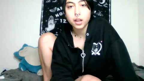 ValentineKitty online show from 12.21.24