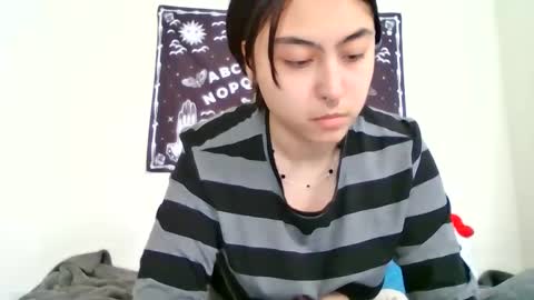 ValentineKitty online show from 12.25.24