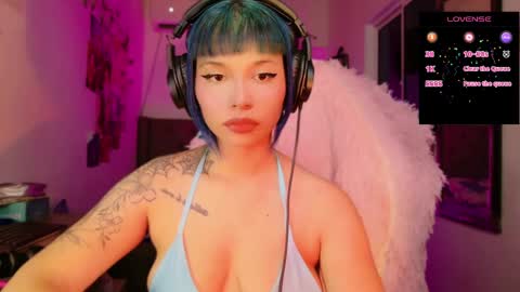 Danielle  Please help me to reach 300 thumbs up online show from 12.21.25